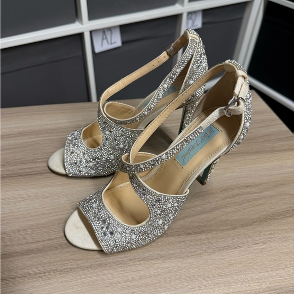 Betsey Johnson SB Sage Elegant Silver Peep Toe Heels with Rhinestones and Pearls - Picture 1 of 9
